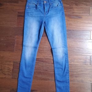 Womens mid-rise jeans